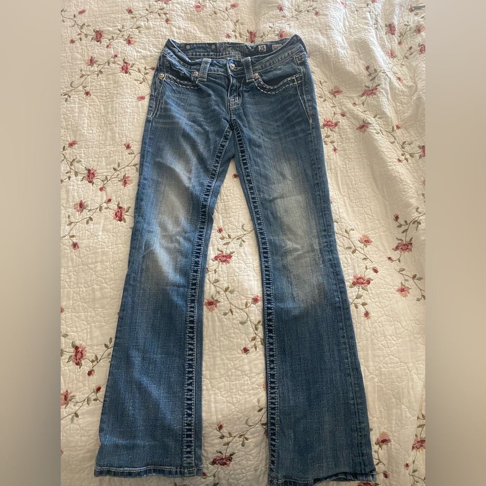 Low Rise Miss Me Jeans !!